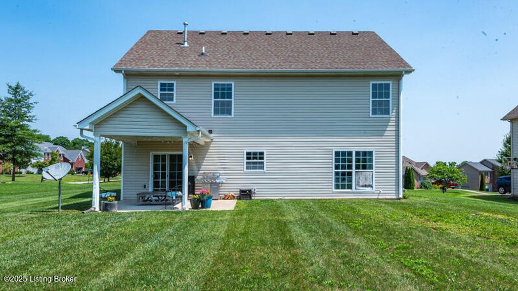 Photo of 4806 Morgan Place Blvd, La Grange, KY 40031 (MLS # 1689370)