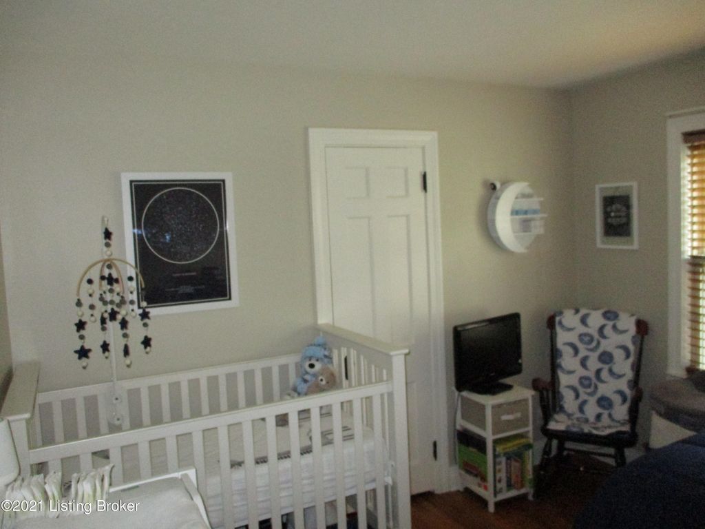 Photo of 3342 Dayton Ave, Louisville, KY 40207 (MLS # 1712405)