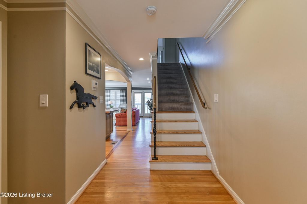 Photo of 7005 Harrods Landing Dr, Prospect, KY 40059 (MLS # 1707052)