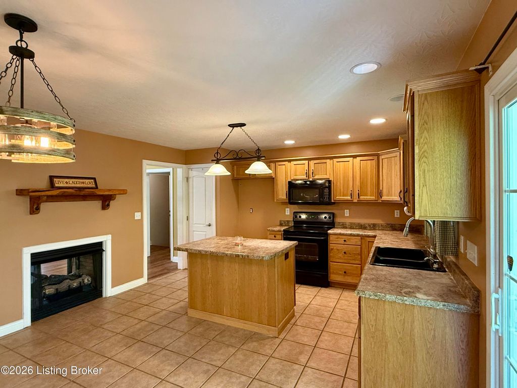 Photo of 440 Stoney Ln, Taylorsville, KY 40071 (MLS # 1716107)