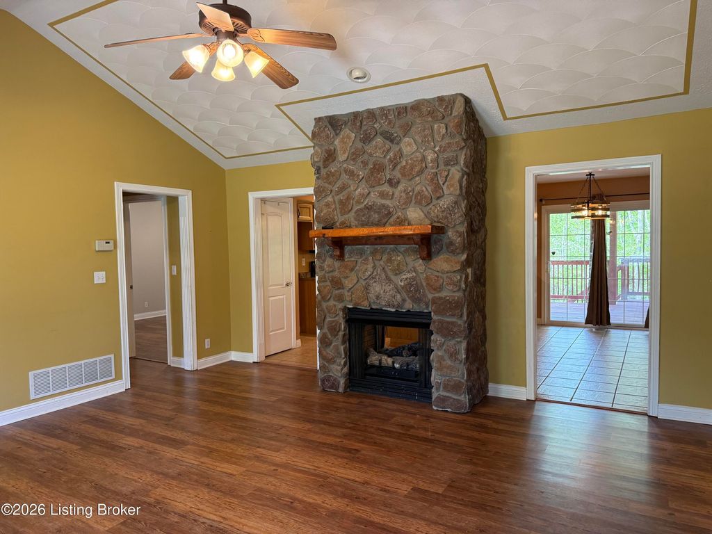 Photo of 440 Stoney Ln, Taylorsville, KY 40071 (MLS # 1716107)