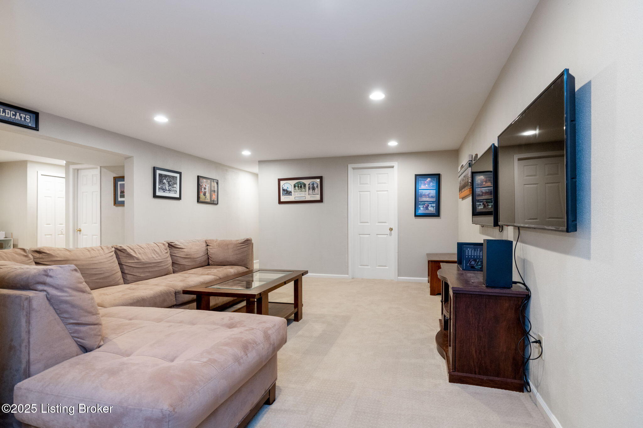 8206 Regency Woods Way, Louisville, Kentucky image 25