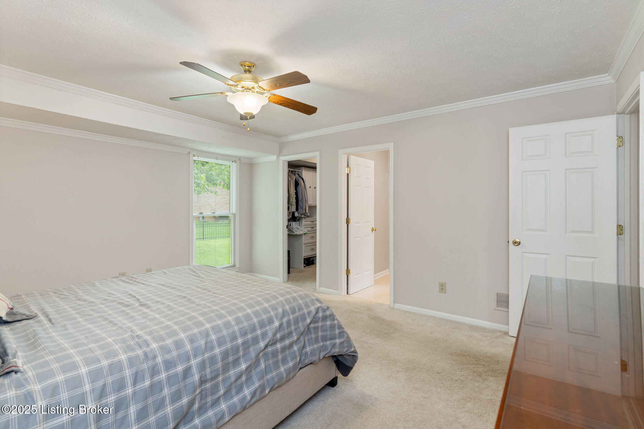 8206 Regency Woods Way, Louisville, Kentucky image 13