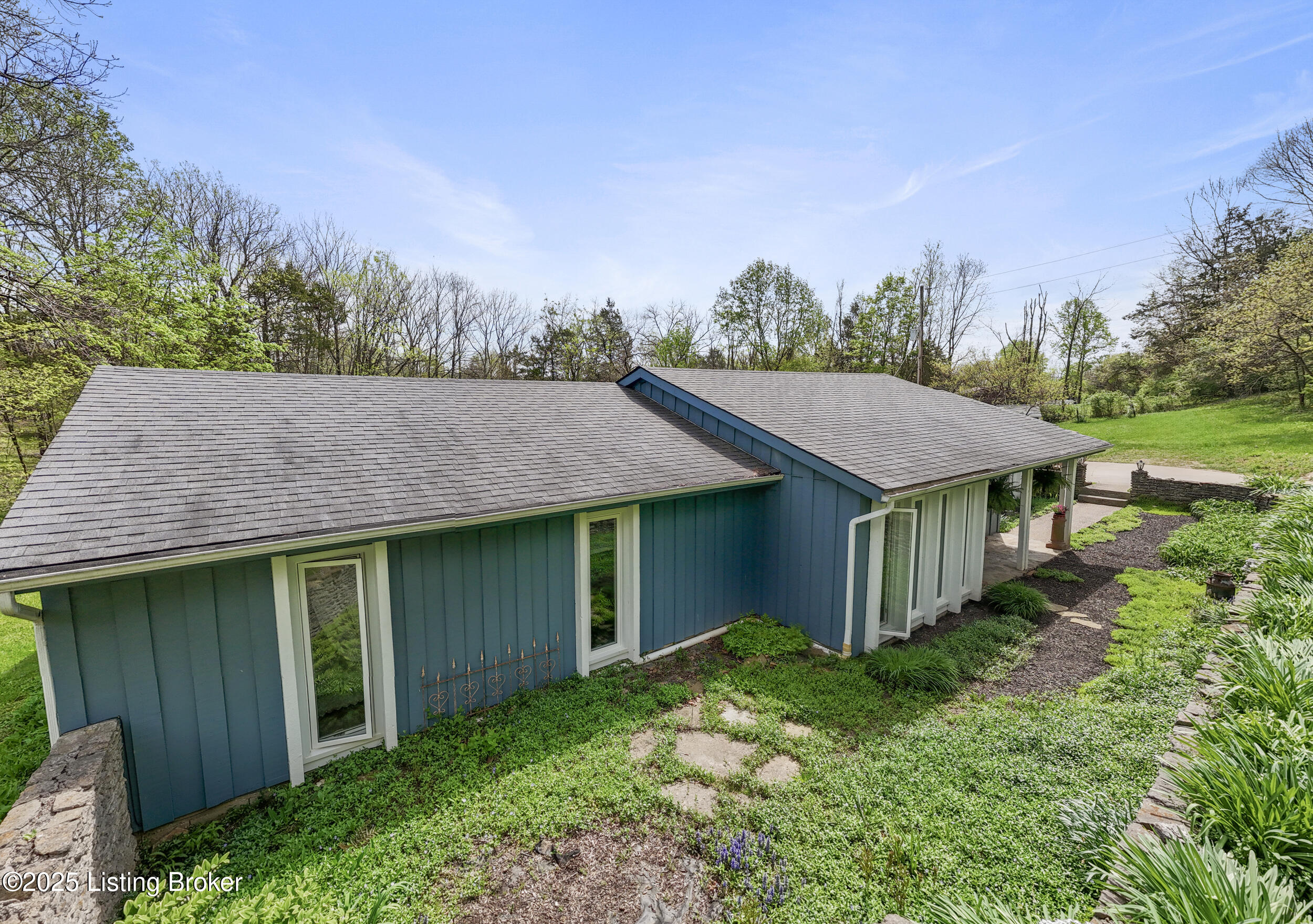 5950 Old Lagrange Rd, Crestwood, Pennsylvania image 5