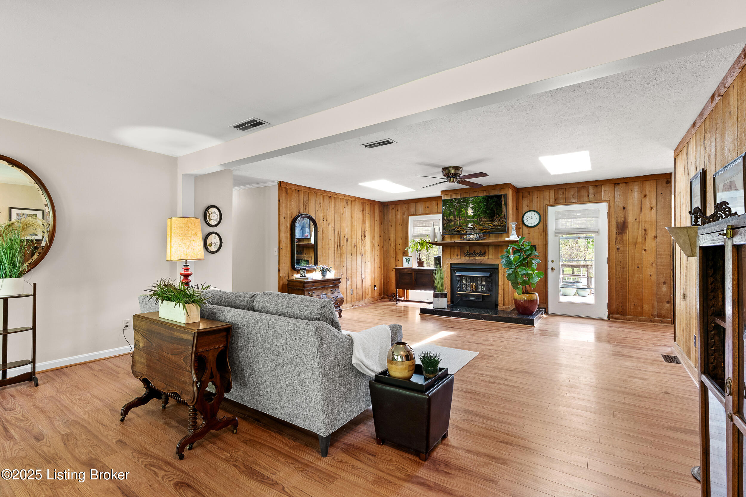 5950 Old Lagrange Rd, Crestwood, Pennsylvania image 16
