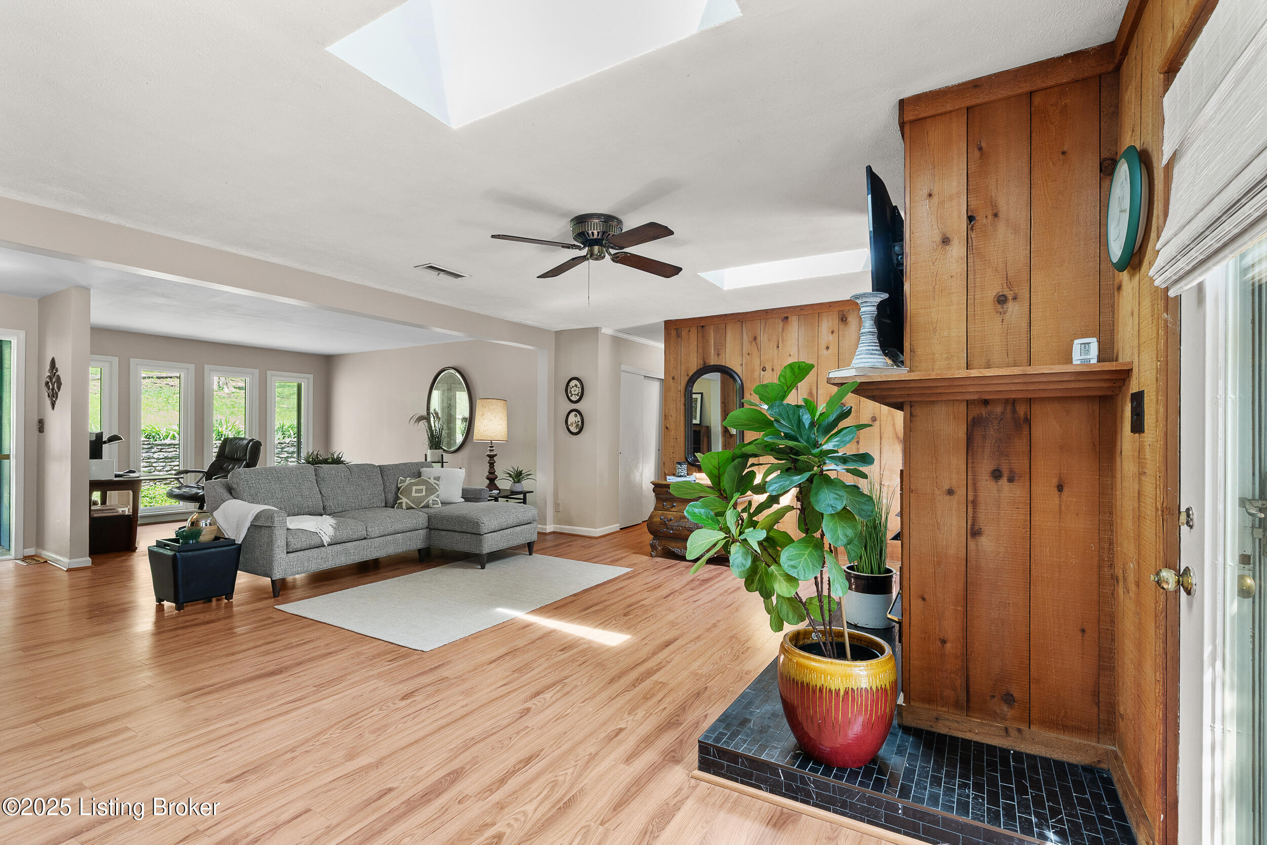 5950 Old Lagrange Rd, Crestwood, Pennsylvania image 21