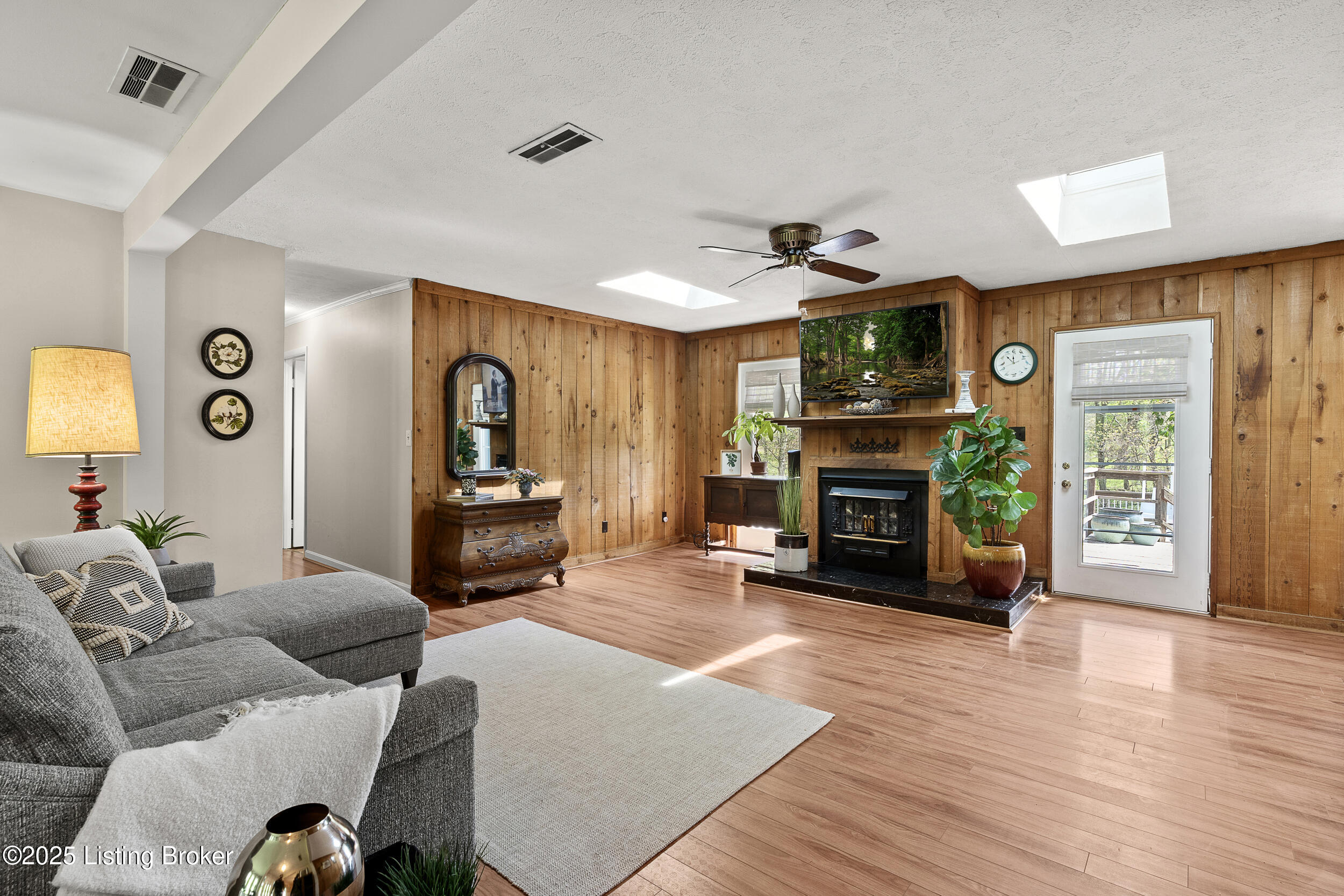 5950 Old Lagrange Rd, Crestwood, Pennsylvania image 20