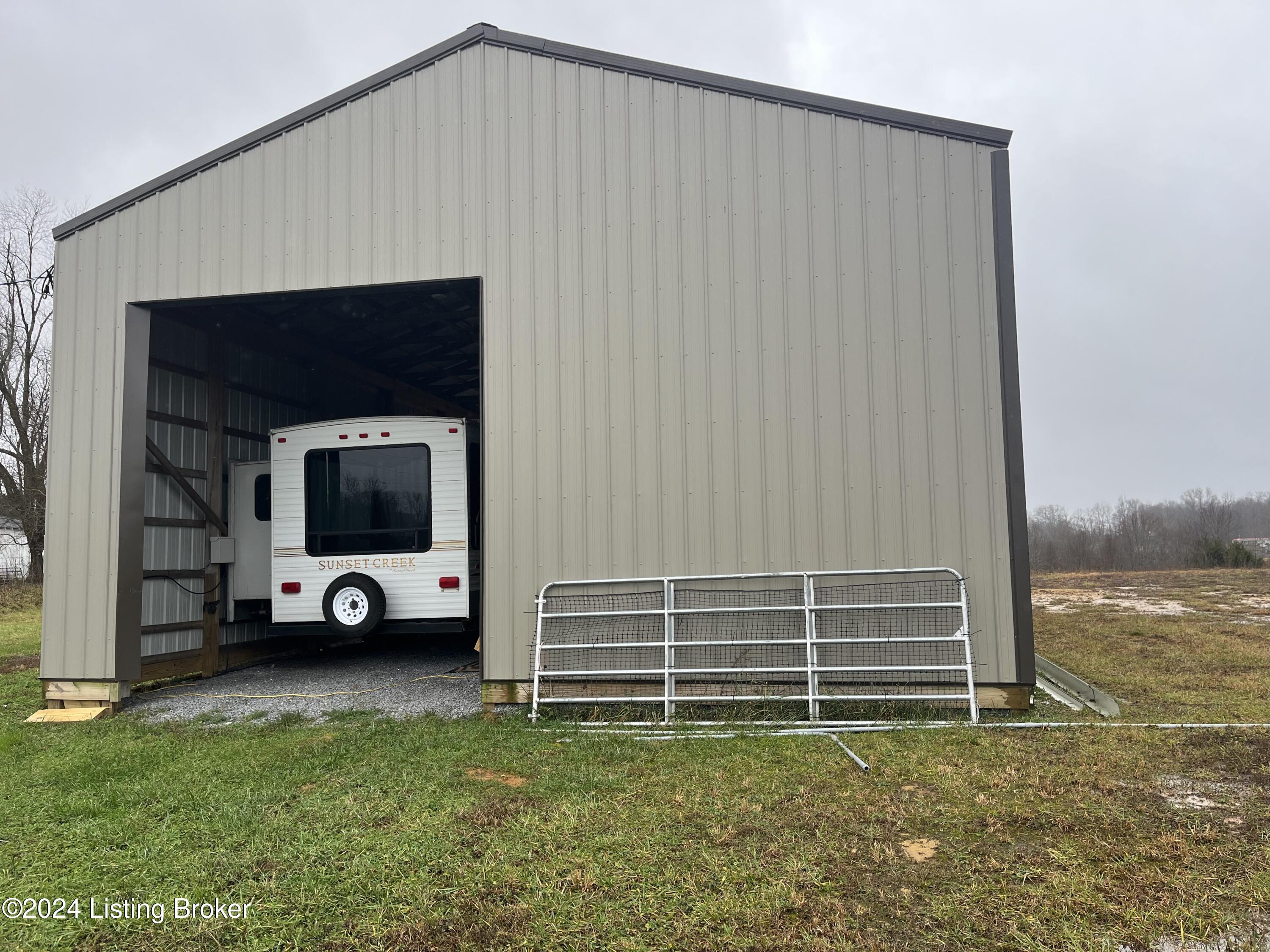 2800 Hwy 910, Russell Springs, Kentucky image 3