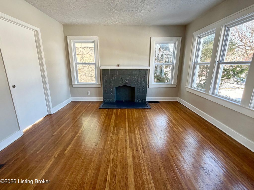 Photo of 729 S 39th St #1, Louisville, KY 40211 (MLS # 1708650)