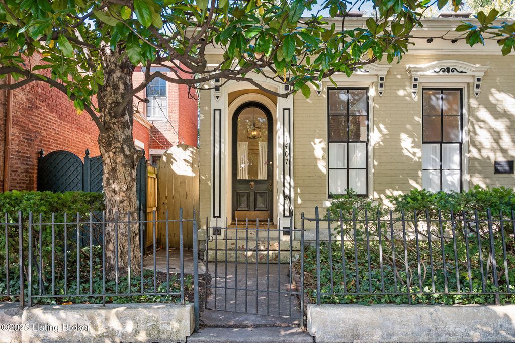 Photo of 1407 E Washington St, Louisville, KY 40206 (MLS # 1709957)