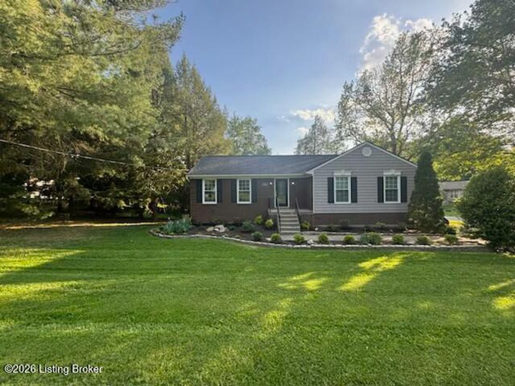 Photo of 1004 Harmony Ln, Goshen, KY 40026 (MLS # 1709456)