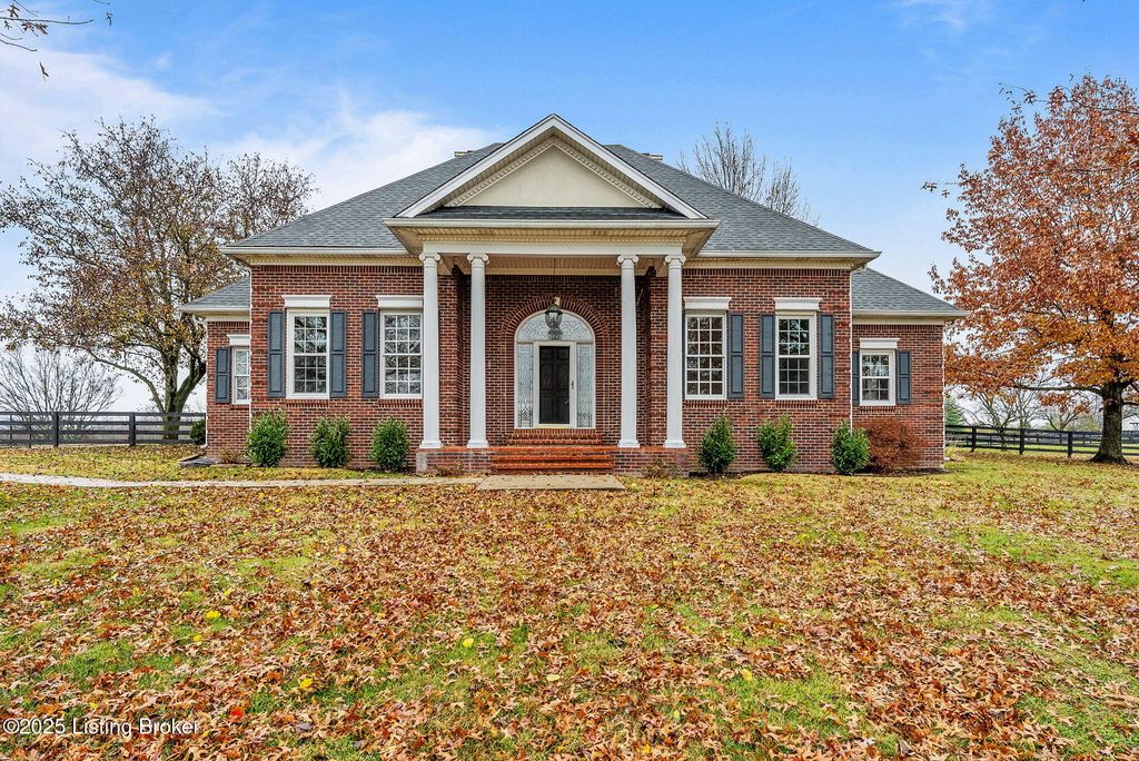 Photo of 1004 Majestic Oaks Way, Simpsonville, KY 40067 (MLS # 1704003)