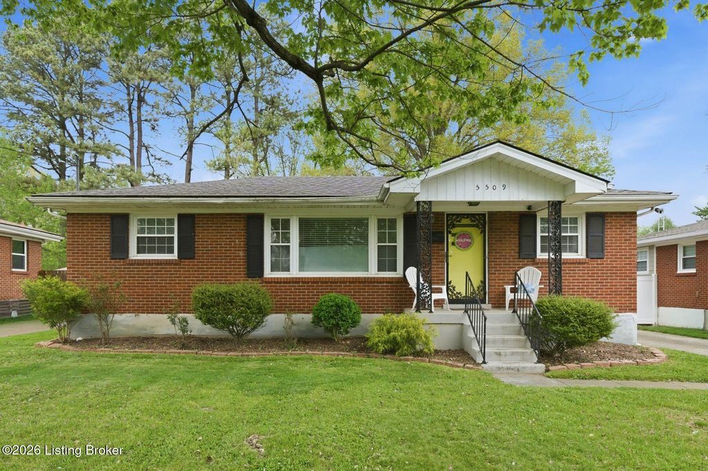 Photo of 5509 Shorewood Dr, Louisville, KY 40214 (MLS # 1724031)