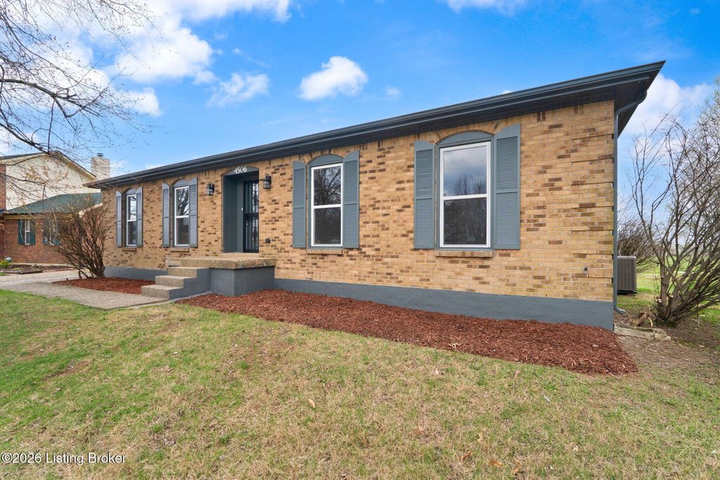 Photo of 4506 Starks Dr, Louisville, KY 40218 (MLS # 1711196)