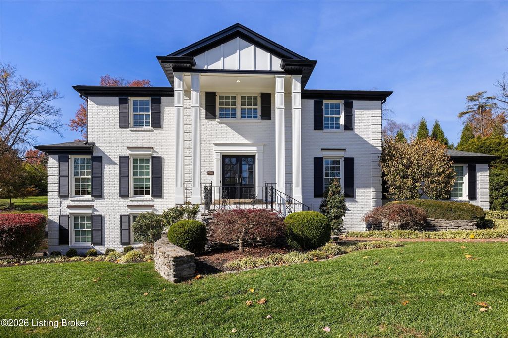 Photo of 5509 Apache Rd, Louisville, KY 40207 (MLS # 1711916)