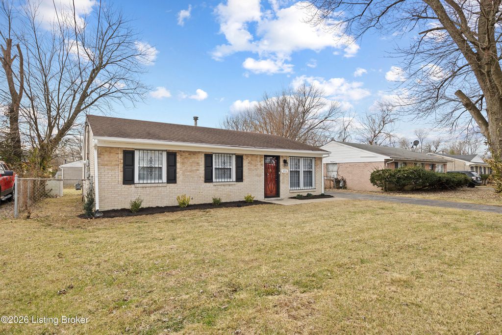 Photo of 5206 Rookwood Ave, Louisville, KY 40218 (MLS # 1707899)