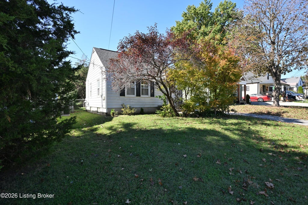 Photo of 1236 Milton St, Louisville, KY 40217 (MLS # 1732782)