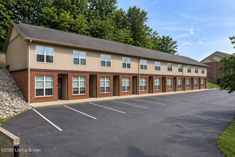 Townhouse For Rent - 822 Northgate Blvd #4<br/> Floyd County, New Albany, IN 47150