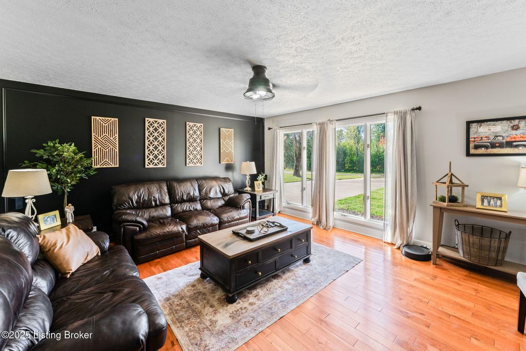 Photo of 94 Carnation Ln, Brownsville, KY 42210 (MLS # 1700652)