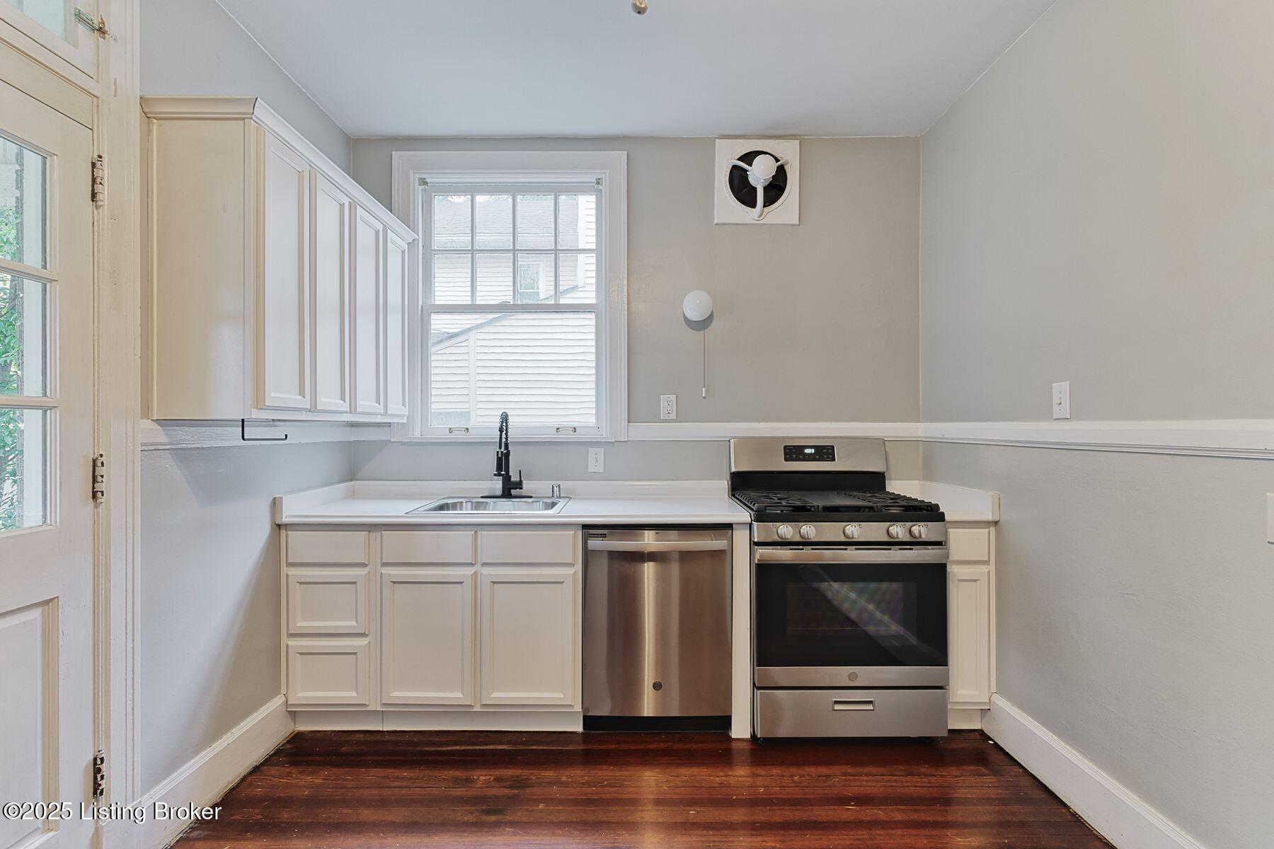 2123 Murray Ave, Louisville, Pennsylvania image 16