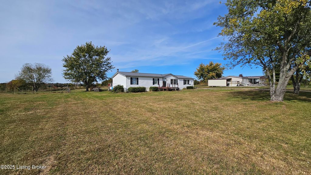 Photo of 422 Kiper Rd, Leitchfield, KY 42754 (MLS # 1701819)