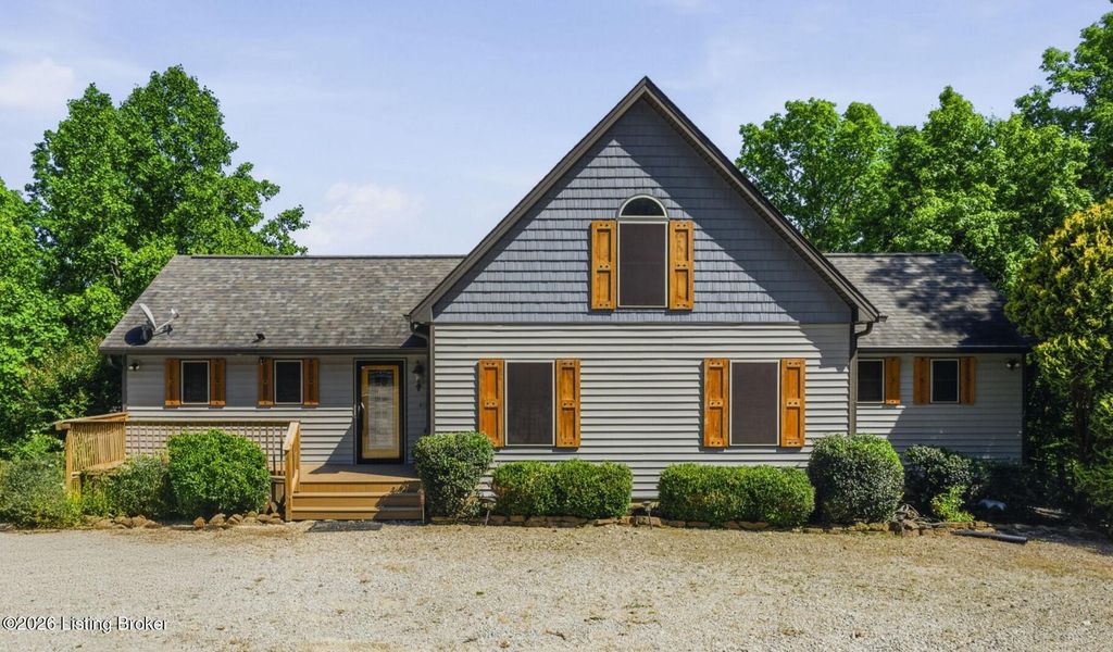 Photo of 404 Cedar Point Rd, Bee Spring, KY 42207 (MLS # 1715608)
