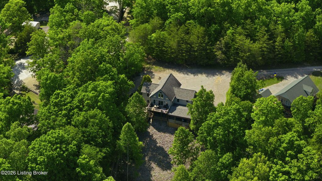 Photo of 404 Cedar Point Rd, Bee Spring, KY 42207 (MLS # 1715608)