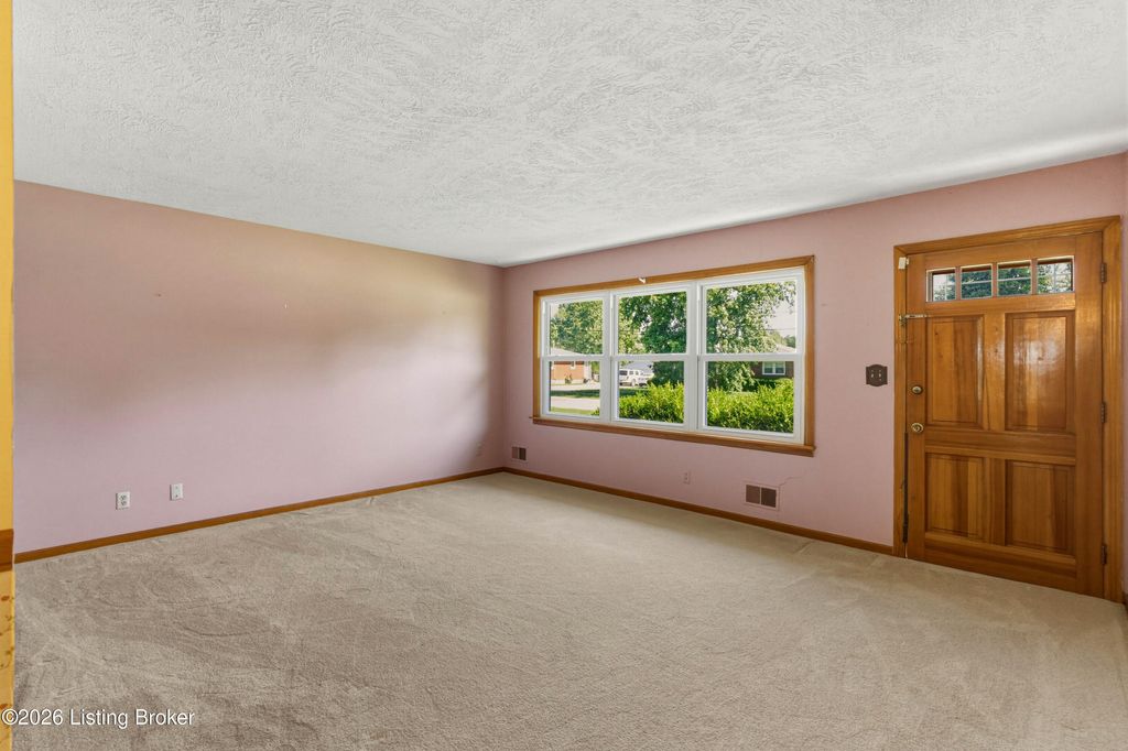 Photo of 126 Chattanooga Ave, Louisville, KY 40214 (MLS # 1717260)