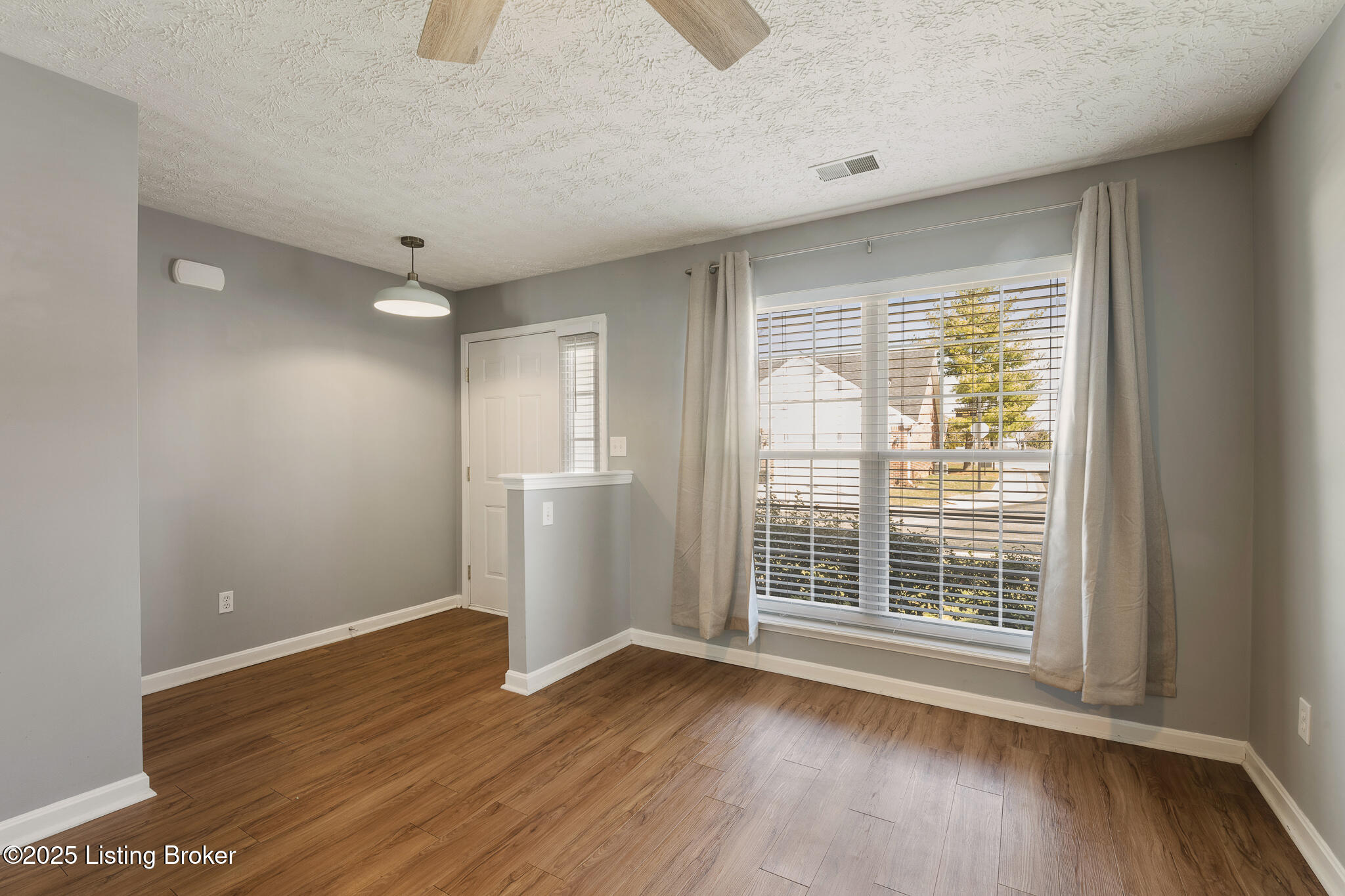 219 Charlton Wynde Dr, Louisville, Kentucky image 8