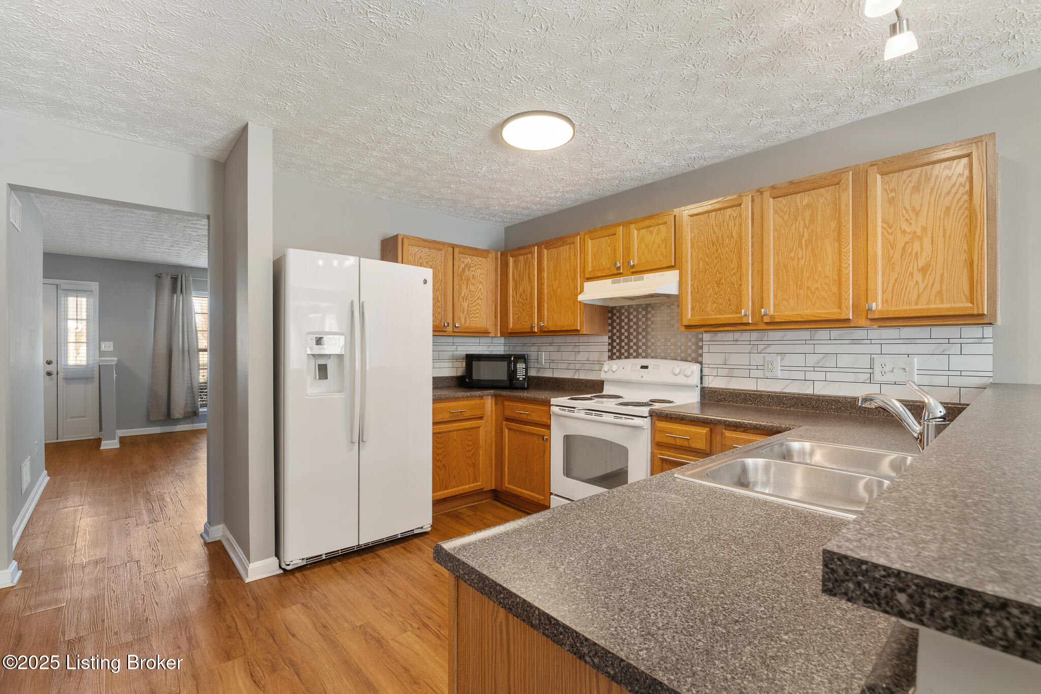 219 Charlton Wynde Dr, Louisville, Kentucky image 10