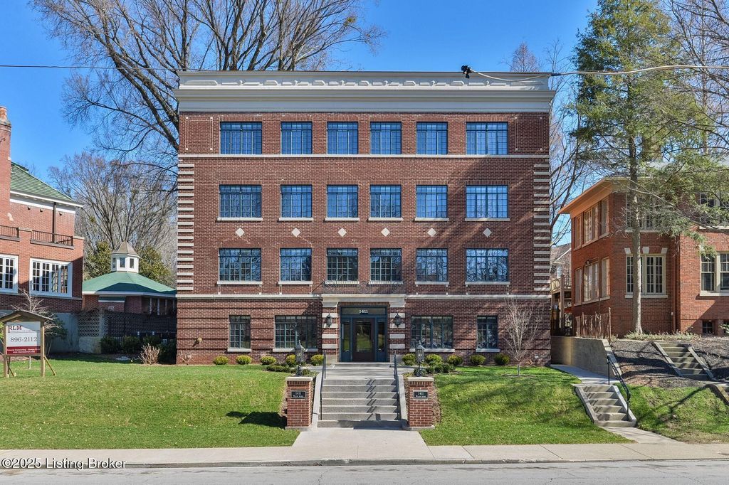 Photo of 1411 Willow Ave #2, Louisville, KY 40204 (MLS # 1705587)