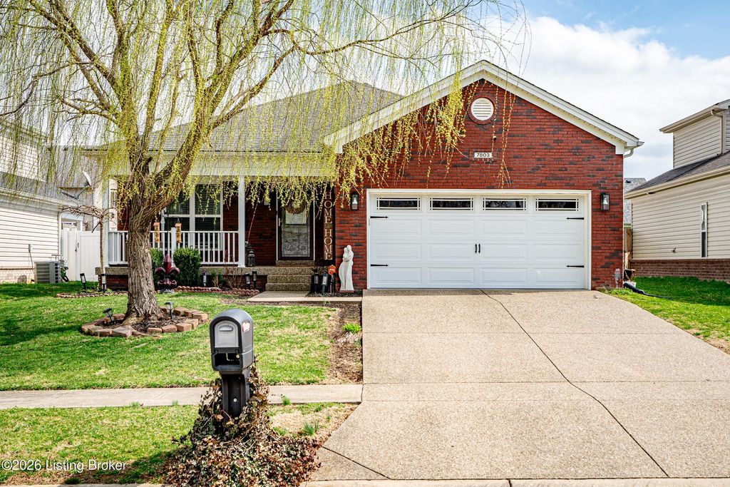 Photo of 7803 Hepatica Dr, Louisville, KY 40258 (MLS # 1711427)