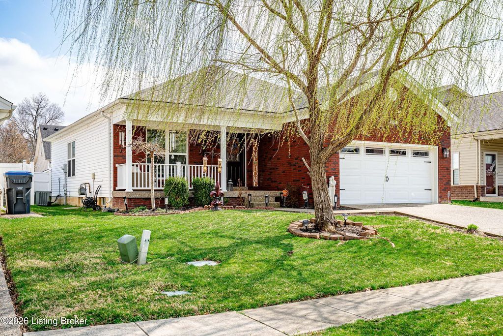 Photo of 7803 Hepatica Dr, Louisville, KY 40258 (MLS # 1711427)