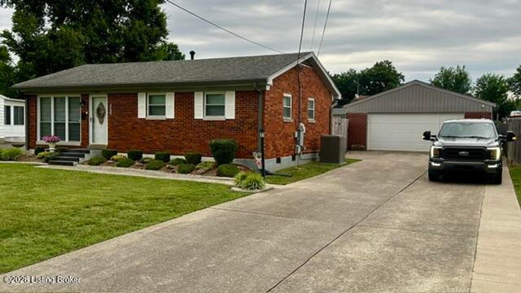 Photo of 9209 Fenmore Ave, Louisville, KY 40272 (MLS # 1718417)