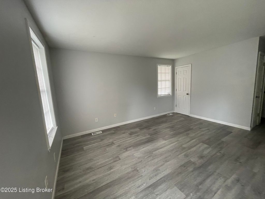 Photo of 3419 Greenwood Ave, Louisville, KY 40211 (MLS # 1706469)