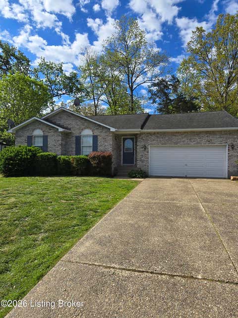 Homes For Sale - 220 Tara Cir<br/> Shepherdsville, KY 40165