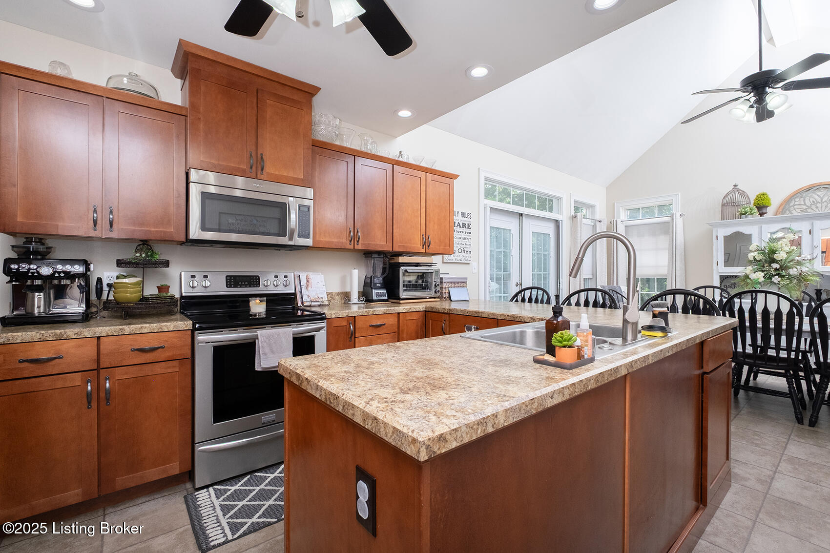 1408 Grandview Ct, La Grange, Pennsylvania image 11