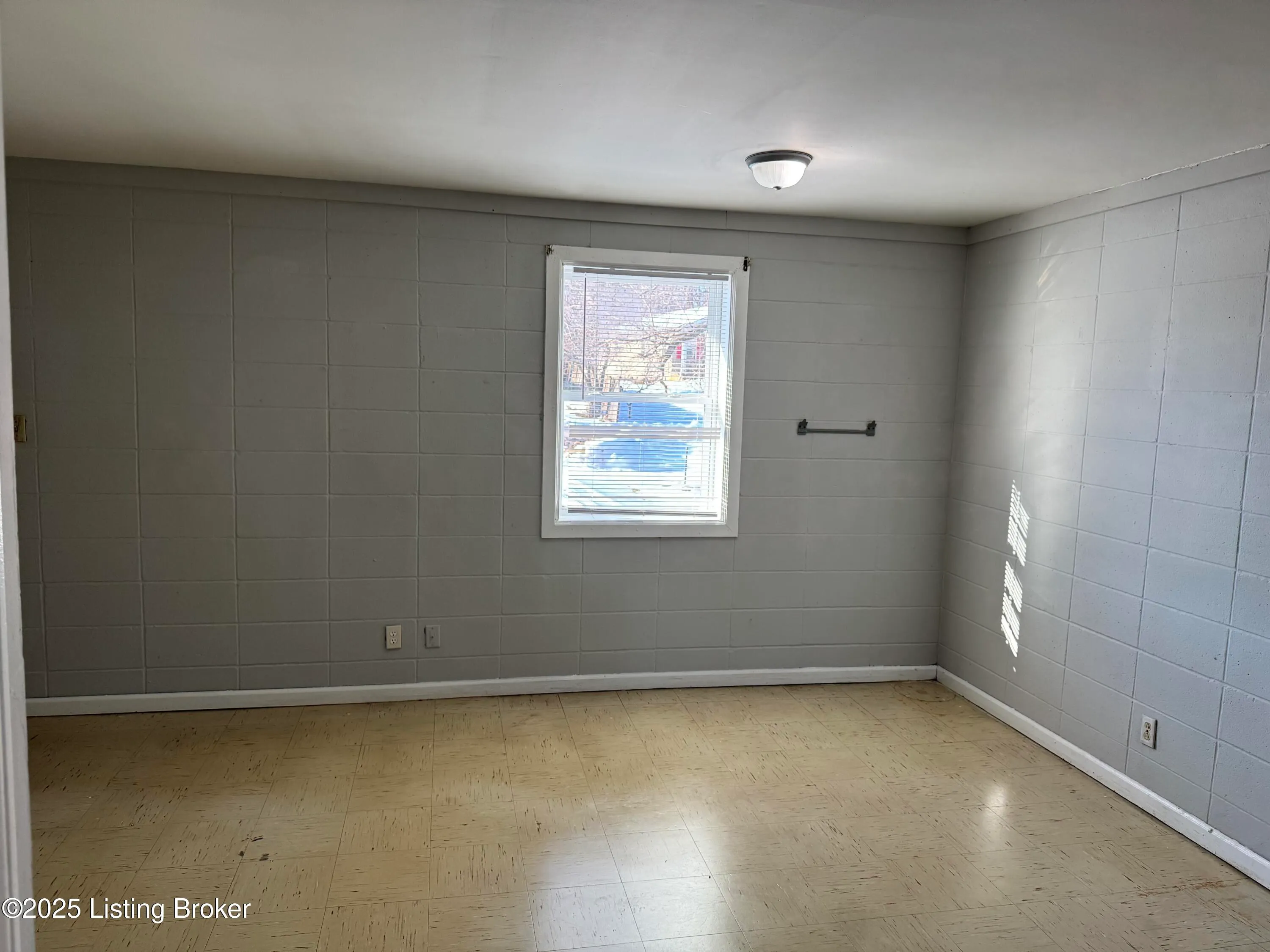 Shelbyville, Kentucky 40065, United States, 1 Bedroom Bedrooms, ,1 BathroomBathrooms,Residential,Active,95694