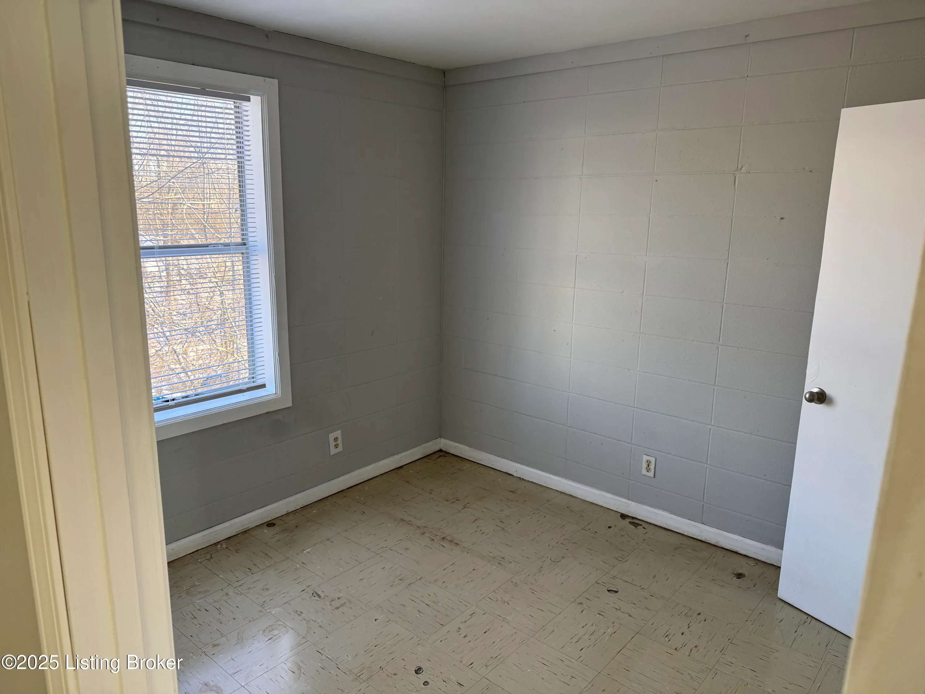 Shelbyville, Kentucky 40065, United States, 1 Bedroom Bedrooms, ,1 BathroomBathrooms,Residential,Active,95694