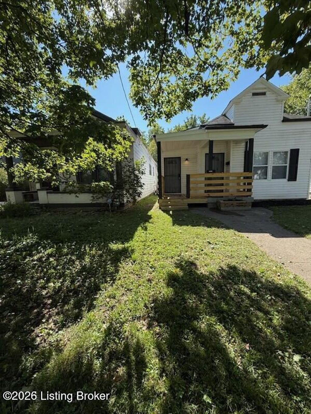 Photo of 2618 W Main St, Louisville, KY 40212 (MLS # 1712993)