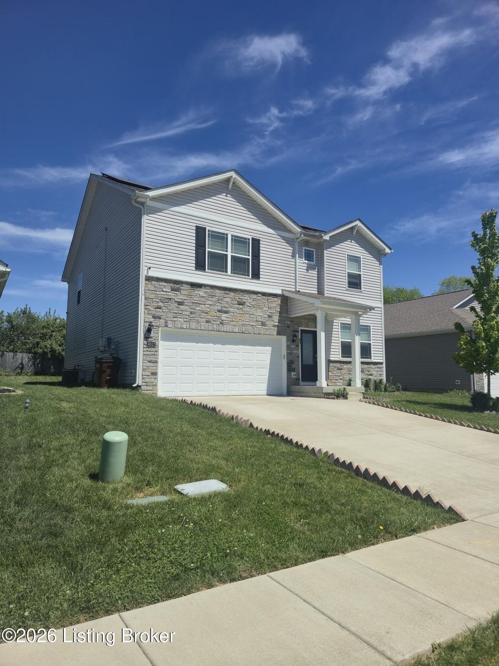 Photo of 8017 Cedar Meadows Ln, Louisville, KY 40229 (MLS # 1715479)