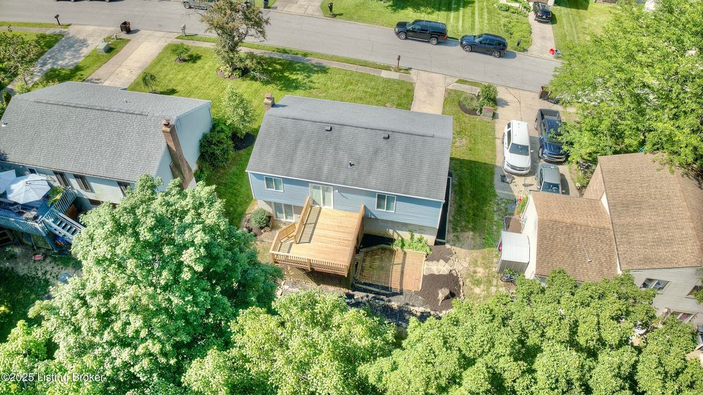 Photo of 6174 Ridgewood Ct, Florence, KY 41042 (MLS # 1706016)