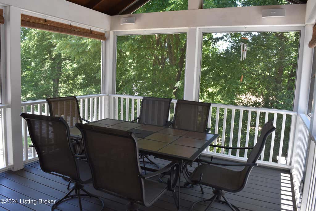 Photo of 3331 Audubon Ridge Dr, Louisville, KY 40213 (MLS # 1727171)
