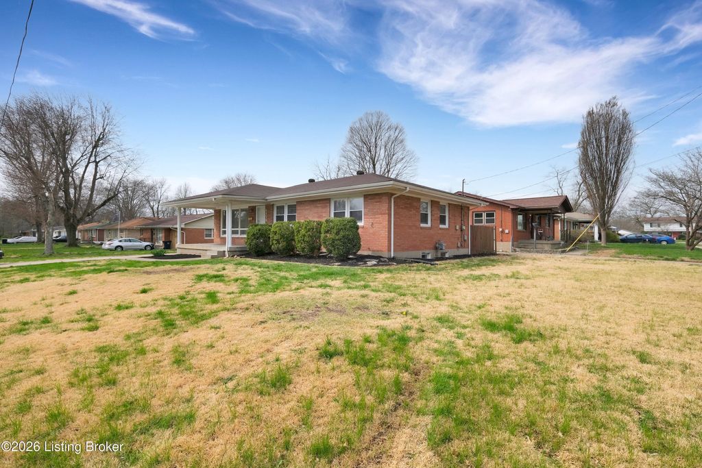 Photo of 4034 Addison Ln, Louisville, KY 40216 (MLS # 1712304)