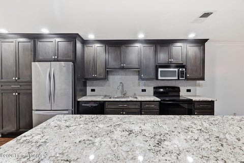 Tiny photo for 4708 Weybridge Gardens #104, Louisville, KY 40207 (MLS # 1730984)