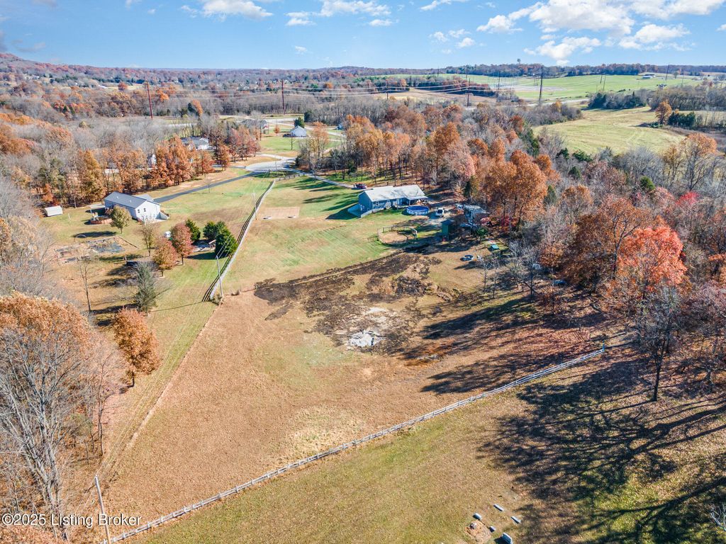Photo of 168 Luke Ct, Ekron, KY 40117 (MLS # 1703723)