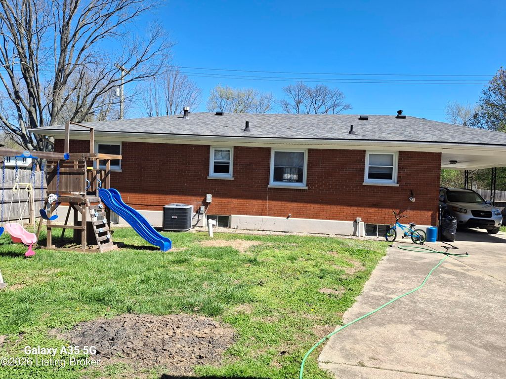 Photo of 4402 Dover Rd, Louisville, KY 40216 (MLS # 1712839)