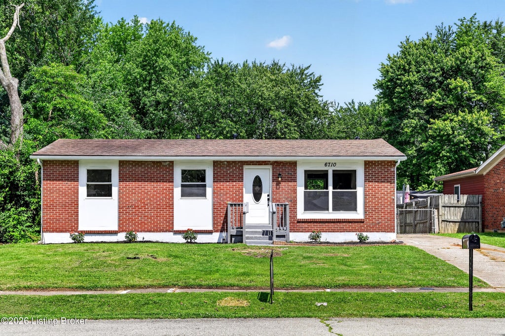 Photo of 6710 Stana Dr, Louisville, KY 40258 (MLS # 1722422)