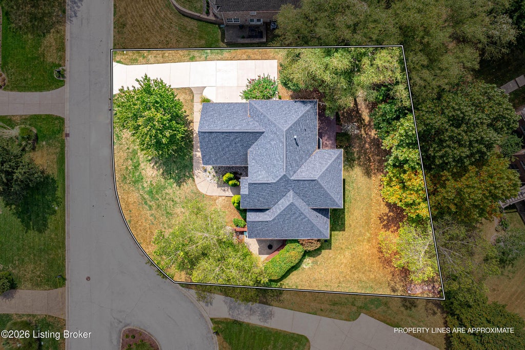 Photo of 12608 Razor Ct, Louisville, KY 40299 (MLS # 1728583)