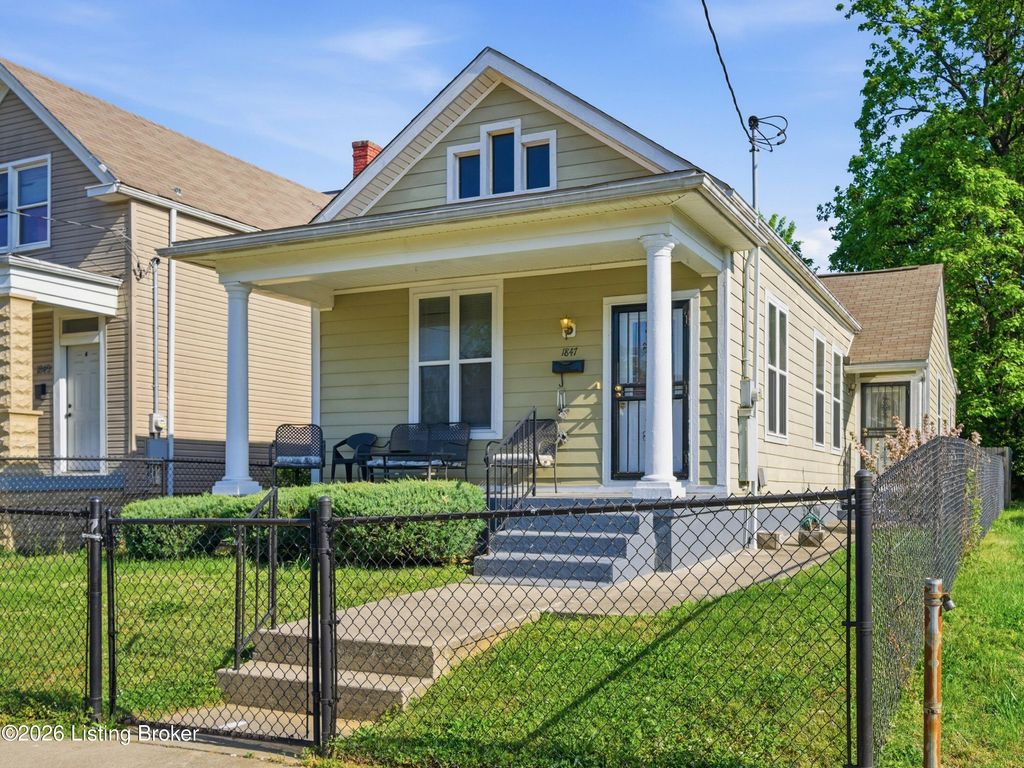Photo of 1847 Date St, Louisville, KY 40210 (MLS # 1719194)
